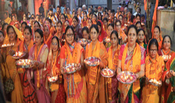 5100 दीपकों से ताड़केश्वर मंदिर में हुई महाआरती