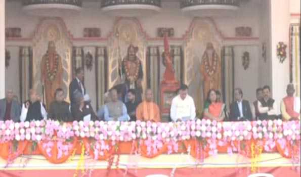 अधिकारी, जनता की समस्याओं पर गंभीरता से दें ध्यान: योगी