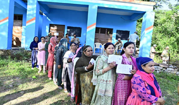 अनंतनाग-राजौरी सीट पर शाम पांच बजे तक 51.88 प्रतिशत मतदान
