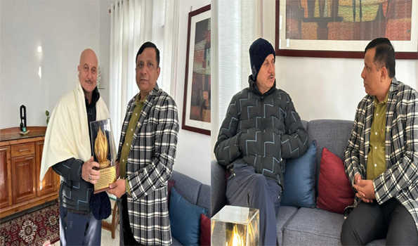 अनुपम खेर से मिलने पहुंचे उत्तराखंड फिल्म विकास परिषद के अफसर