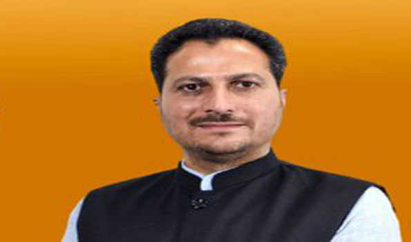 अपने विधायकों क़ो संभाले कांग्रेस : राकेश