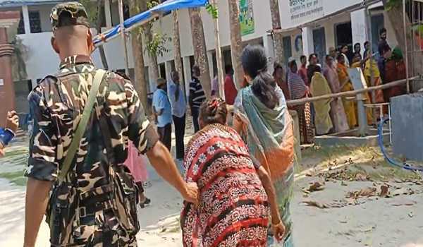 बंगाल में पूर्वाह्न 11 बजे तक 32.82 प्रतिशत मतदान