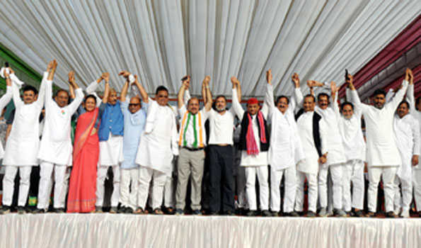 भाजपा का पहला शो फ्लॉप: अखिलेश