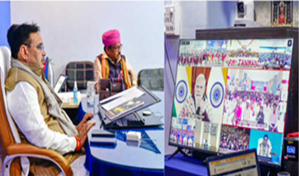 भजनलाल मोदी के विभिन्न राज्यों के लाभार्थियों से संवाद कार्यक्रम से जुड़े