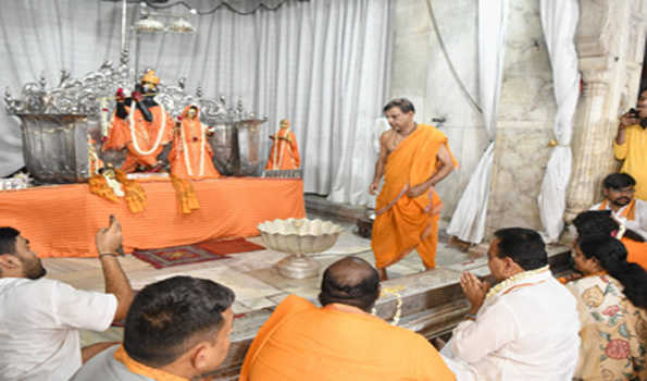 भजनलाल ने गोविन्द देव मन्दिर में की पूजा-अर्चना