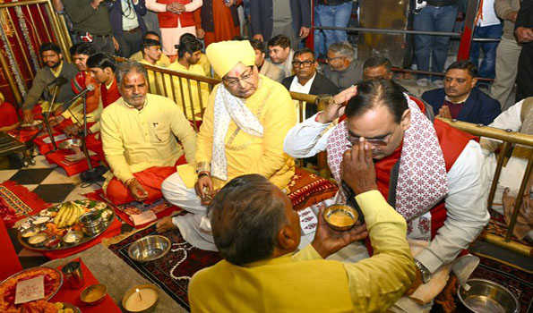 भजनलाल ने नववर्ष से पूर्व मेहंदीपुर बालाजी धाम एवं पूंछरी का लौठा में श्रीनाथजी मंदिर में किए दर्शन
