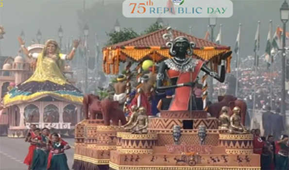 छत्तीसगढ़ की ‘बस्तर की आदिम जनसंसद-मुरिया दरबार’ झांकी बनी आकर्षण का केंद्र