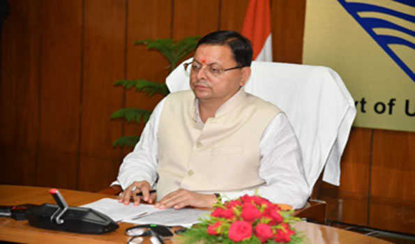 धामी ने मानसून के एक माह बाद सभी सड़कों को गड्ढा मुक्त करने के दिए निर्देश
