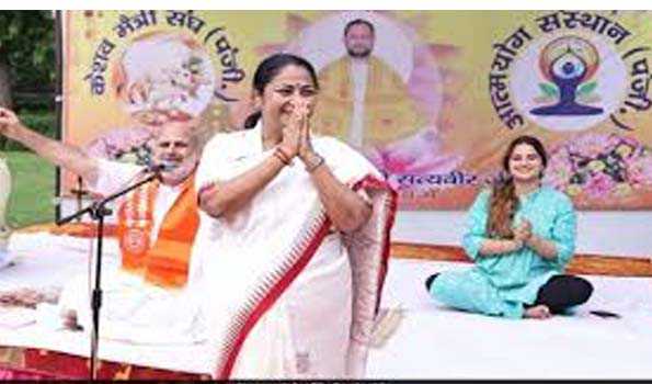 दिल्ली सरकार ग्यारह स्थानों पर करेगी योग का आयोजन : रेखा