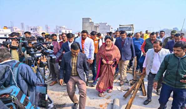 दिया कुमारी ने झोटवाड़ा फ्लाईओवर का किया निरीक्षण