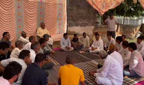 डोटासरा ने बस हादसे के मृतकों के परिजनों को बंधाया ढाढस