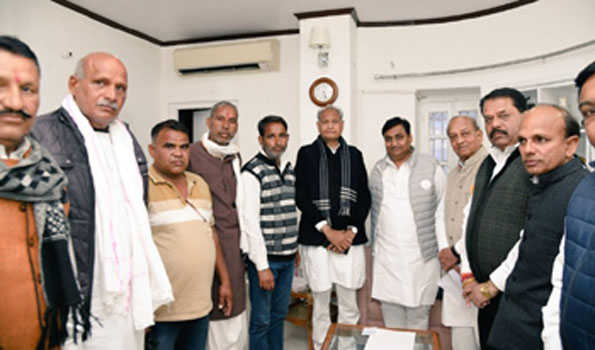 गलत ब्लड ग्रुप का खून चढ़ाने से मौत के मामले में सरकार दे 50 लाख की सहायता: गहलोत