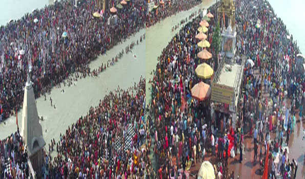 गंगा दशहरा स्नान पर्व में लाखों श्रद्धालुओं ने लगाई आस्था की डुबकी