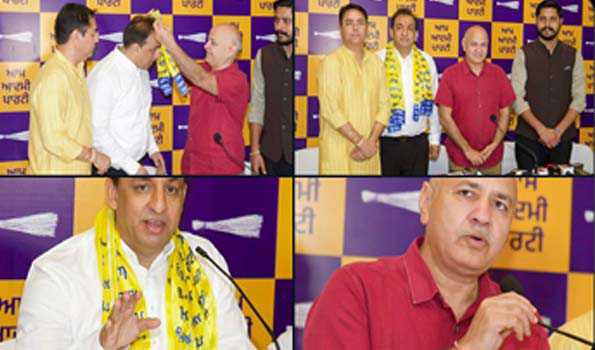 हॉकी इंडिया के उप प्रधान नितिन कोहली आप में शामिल