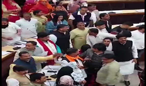 हेरिटेज नगर निगम जयपुर की  साधारण सभा हंगामे की भेंट चढी