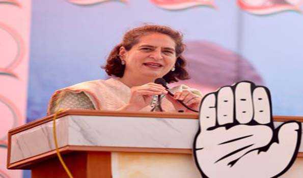 इंदिरा ने मजबूत की थी सेना, मोदी ने शहीदों को दो श्रेणियों में बांटाः प्रियंका