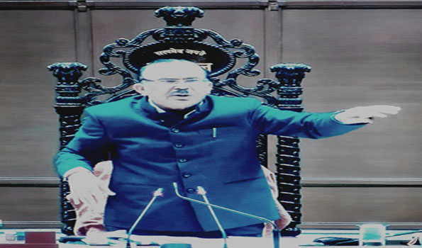 जब आसन पैरो पर हो तब कोई भी सदस्य न तो अंदर आयेगा, न बाहर जायेगा