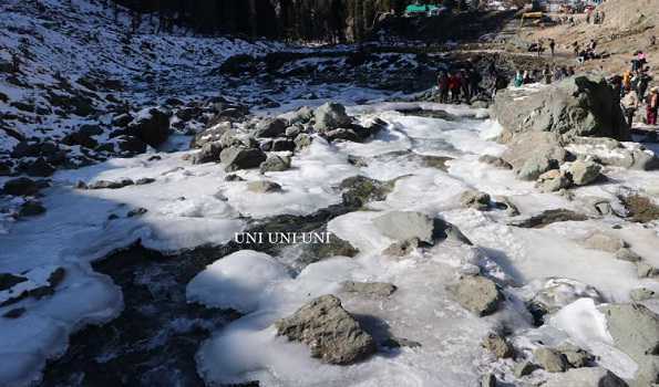 जम्मू-कश्मीर के ऊंचे इलाकों में बारिश, हिमपात के आसार
