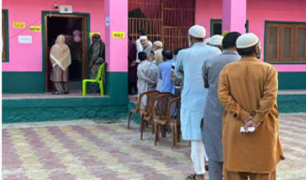 जम्मू-कश्मीर में शाम पांच  बजे तक 65.48 फीसदी मतदान