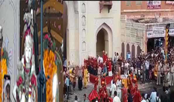 जयपुर में लोकधुनों के साथ निकली गणगौर माता की सवारी