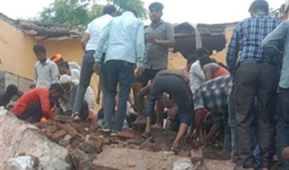 झालावाड़ा जिले में पीपलोदी स्कूल की छत गिरने से सात बच्चों की मौत, 24 घायल