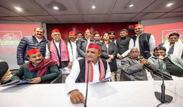झूठ और लूट भाजपा सरकार की नीति : अखिलेश