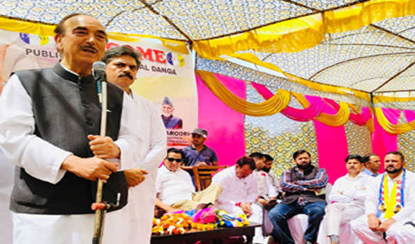 कांग्रेस केवल हमें गाली देती है,  वास्तविक मुद्दों पर नहीं बोलती: आजाद
