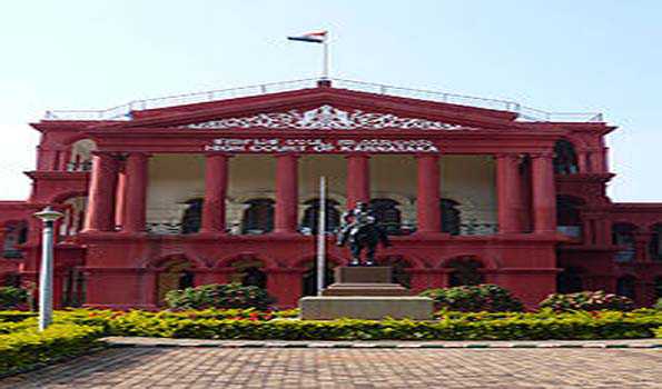 कर्नाटक उच्चन्यायालय: भारतीय दंपती के युगांडा से गोद लिए बच्चे को सरकार दे मान्यता