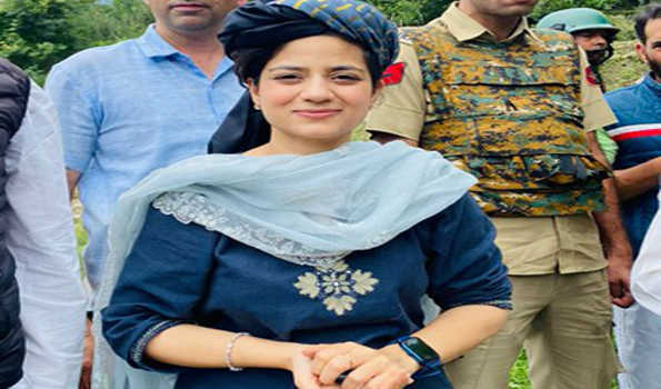 कश्मीर विधानसभा के चुनावी रण में उतरी कश्मीरी राजनेताओं की नयी पीढ़ी