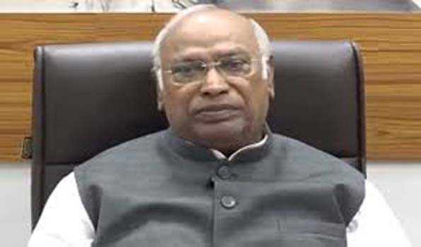 खरगे ने एयर इंडिया दुर्घटना की सर्वोच्च न्यायालय की निगरानी में जांच की मांग की