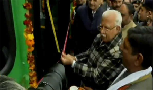 खट्टर ने  पानीपत  से इलेक्ट्रिक सिटी बस सेवा का किया शुभारंभ