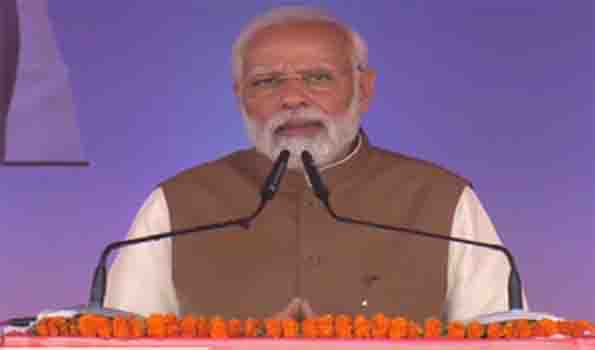 कोलकाता में विशाल जनसमूह ने किया गीता पाठ, मोदी ने की सराहना
