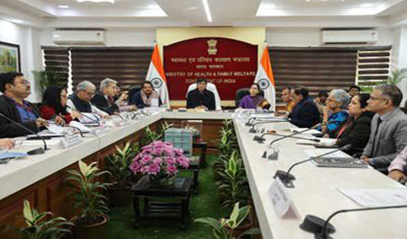 कोविड के बढ़ते मामलों की समीक्षा की मांडविया ने
