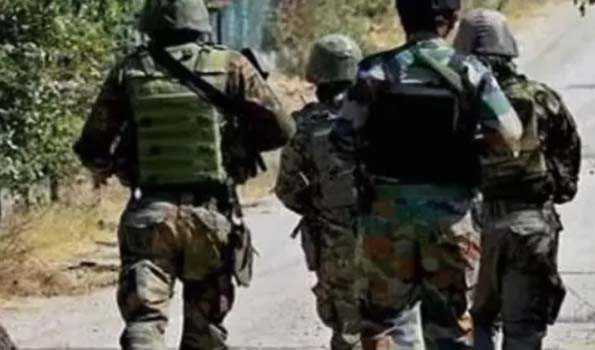 कुपवाड़ा मुठभेड़ में एक पाकिस्तानी घुसपैठिया ढेर, एक जवान शहीद