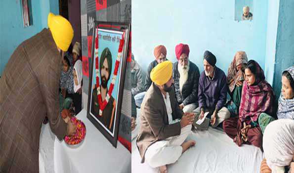 मान ने  शहीद अग्निवीर अजय के परिवार को  एक करोड़ का चेक सौंपा