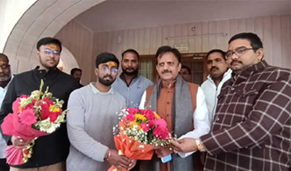 मध्य प्रदेश के उपमुख्यमंत्री राजेन्द्र शुक्ला ने किये रामलला के दर्शन