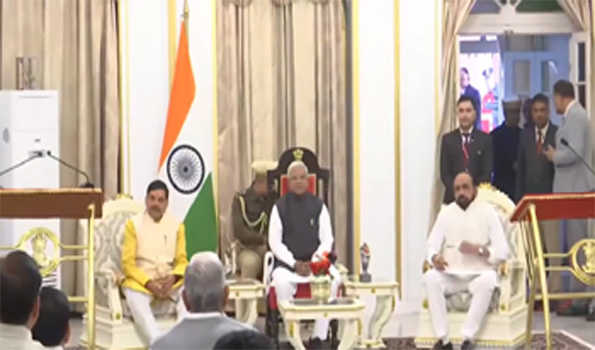 मध्यप्रदेश के राज्यपाल मंगुभाई पटेल ने गोपाल भार्गव काे दिलाई प्रोटेम स्पीकर की शपथ