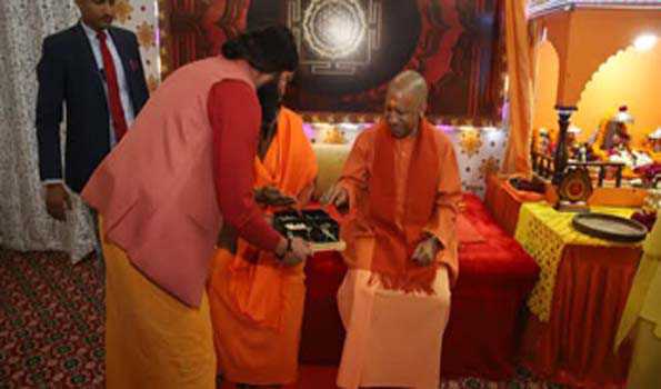महाकुम्भ को सनातन के ध्वजवाहक सभी 13 अखाड़ों का आशीर्वाद प्राप्त: योगी