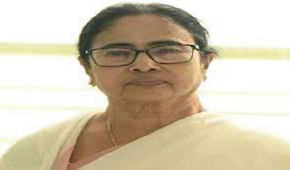 ममता ने लोगों को दी कोविड-19 से नहीं घबराने की सलाह