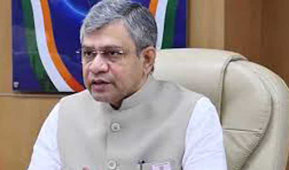 मंत्रिमंडल ने ग्रुप कैप्टन शुक्ला और इसरो को बधाई दी