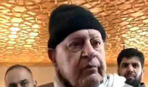 मसले हल करने के लिए भारत को पाकिस्तान के साथ बातचीत शुरू करनी चाहिए: फारूक