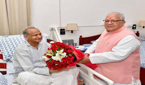 मिश्र ने गहलोत की पूछी कुशलक्षेम
