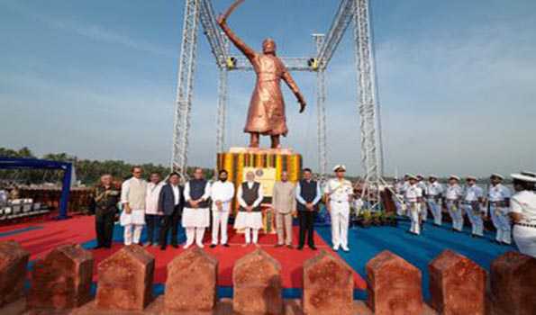 मोदी ने छत्रपति शिवाजी महाराज की प्रतिमा का किया अनावरण