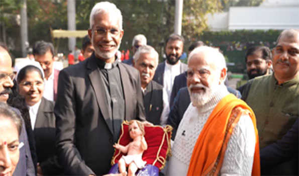 मोदी ने क्रिसमस पर ईसाई समुदाय को दी शुभकामनायें