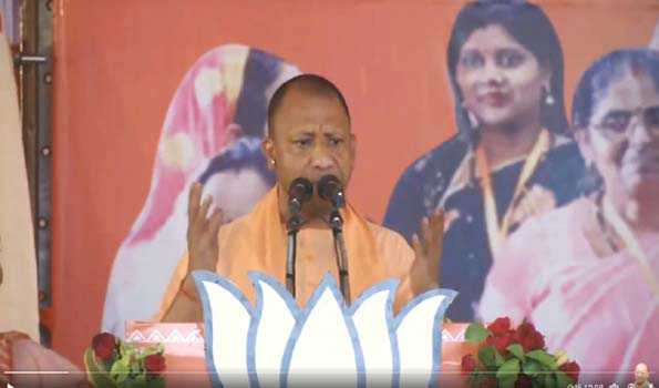मोदी सरकार ने आधी आबादी को स्थान देकर बढ़ाया सम्मान: योगी