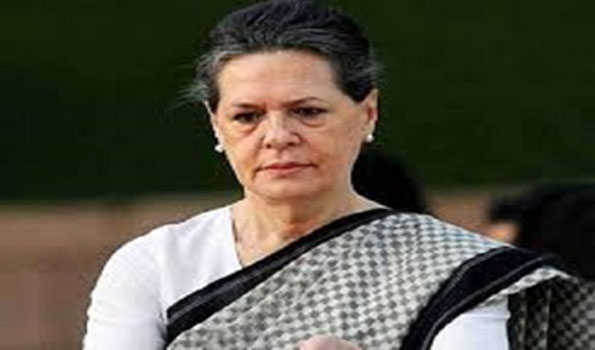 मोदी सरकार ने लोकतंत्र का गला घोंट दिया है: सोनिया