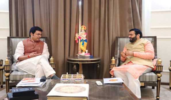 नायब सैनी ने की विप्लव कुमार देव से मुलाकात, संगठनात्मक विषयों पर मंथन