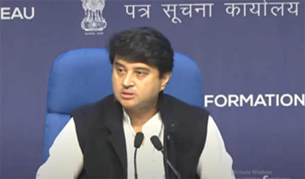 निजी एयरपोर्ट ऑपरेटरों को सिंधिया का कड़ा संदेश