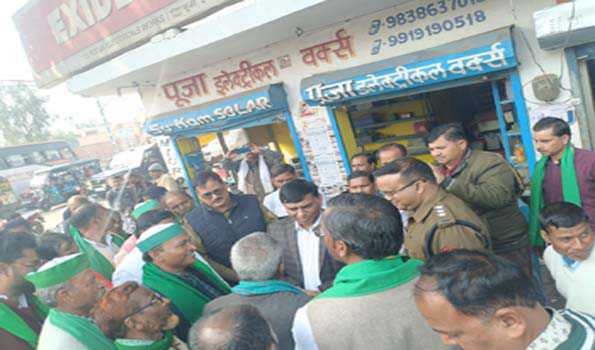 फर्रुखाबाद में भारतीय किसान यूनियन (टिकैतगुट) ने सौंपा ज्ञापन