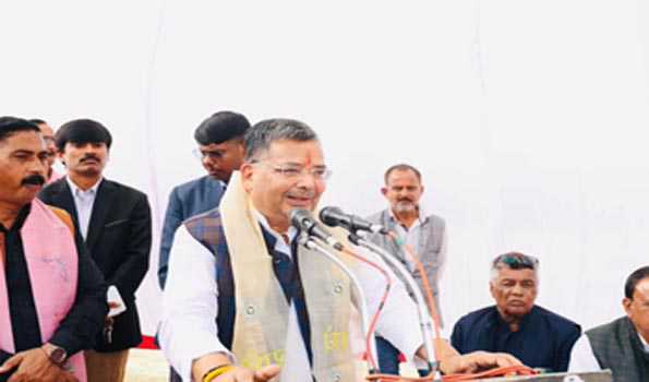 प्रदेश में भूमाफियाओं के खिलाफ होगी कड़ी कार्रवाई: जयवीर सिंह